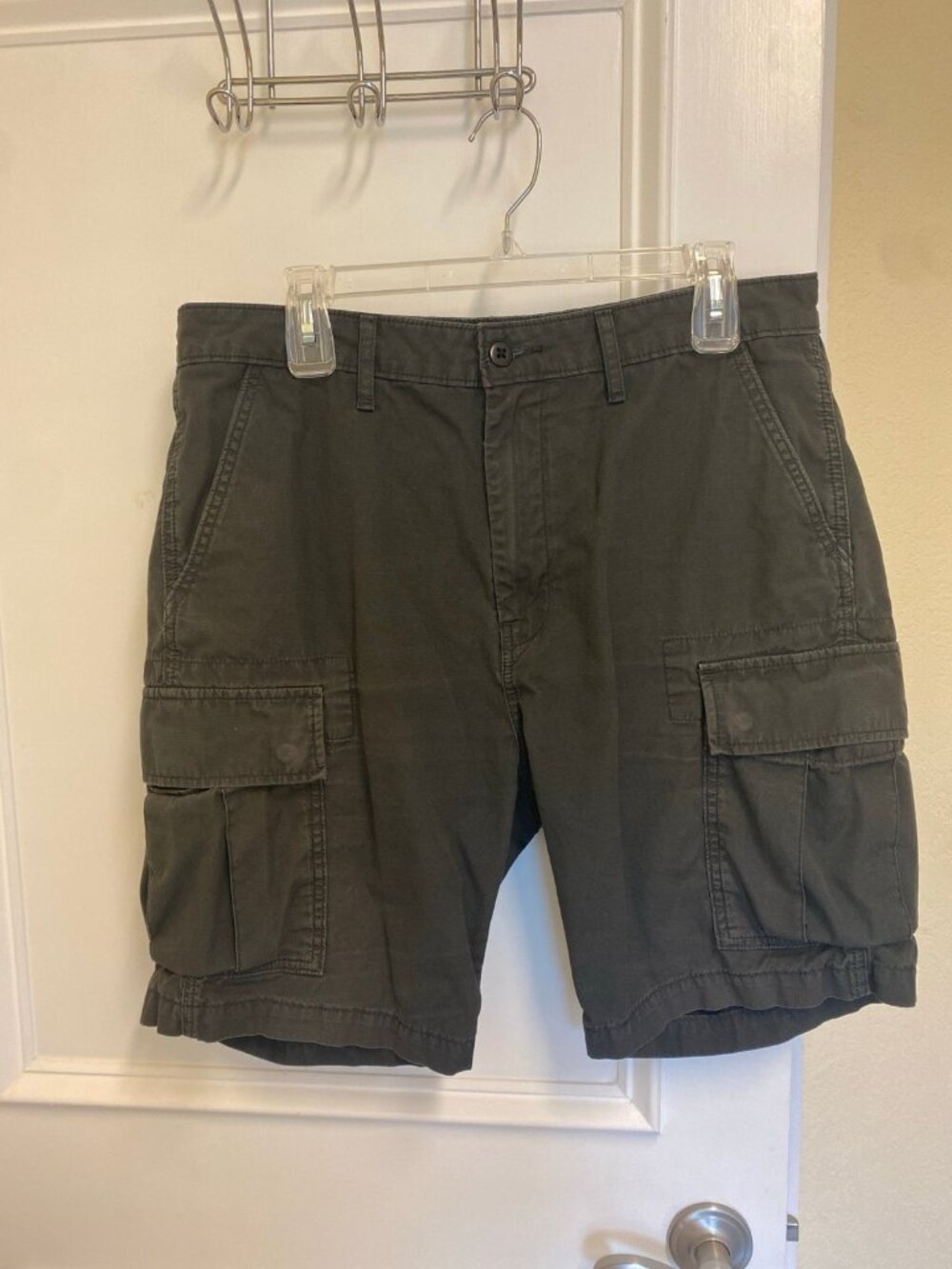 Levis Dark Charcoal Grey 100% Cotton Flat Front Cargo Shorts Men’s 34
